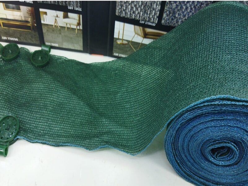 Çit Örtüsü - Çit örtüsü %90-95 gölgeleme ile tam gizlilik. Klipsli montaj sistemi, UV korumalı, 7-10 yıl garanti. Tel örgü, demir çitlere uyumlu. İstanbul İkitelli İstoç.